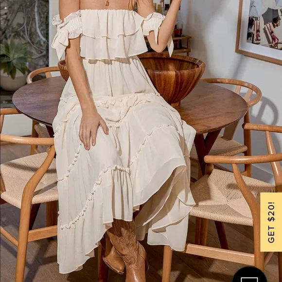 Cream colored flowy maxi - Picture 2 of 3